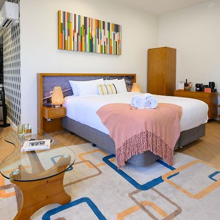 Hotel Ohtel Auckland Exteriér fotografie A room at the hotel