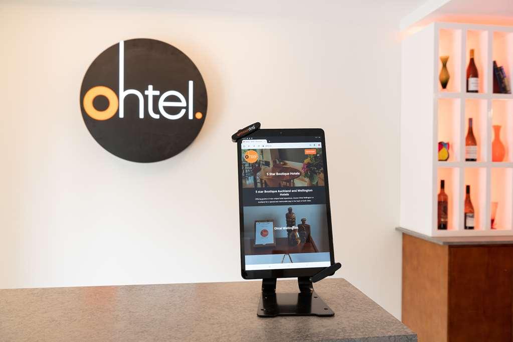 Hotel Ohtel Auckland Interiér fotografie Tablet at the reception desk of Ohtel