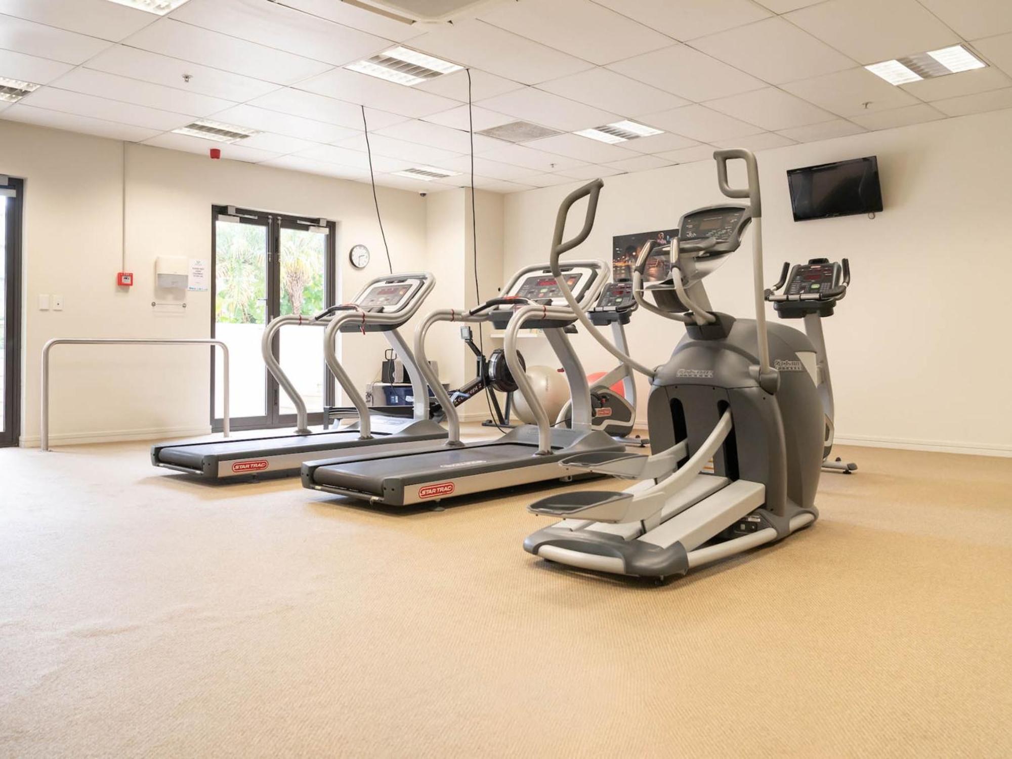 Hotel Ohtel Auckland Exteriér fotografie The gym at the National Rehabilitation Hospital