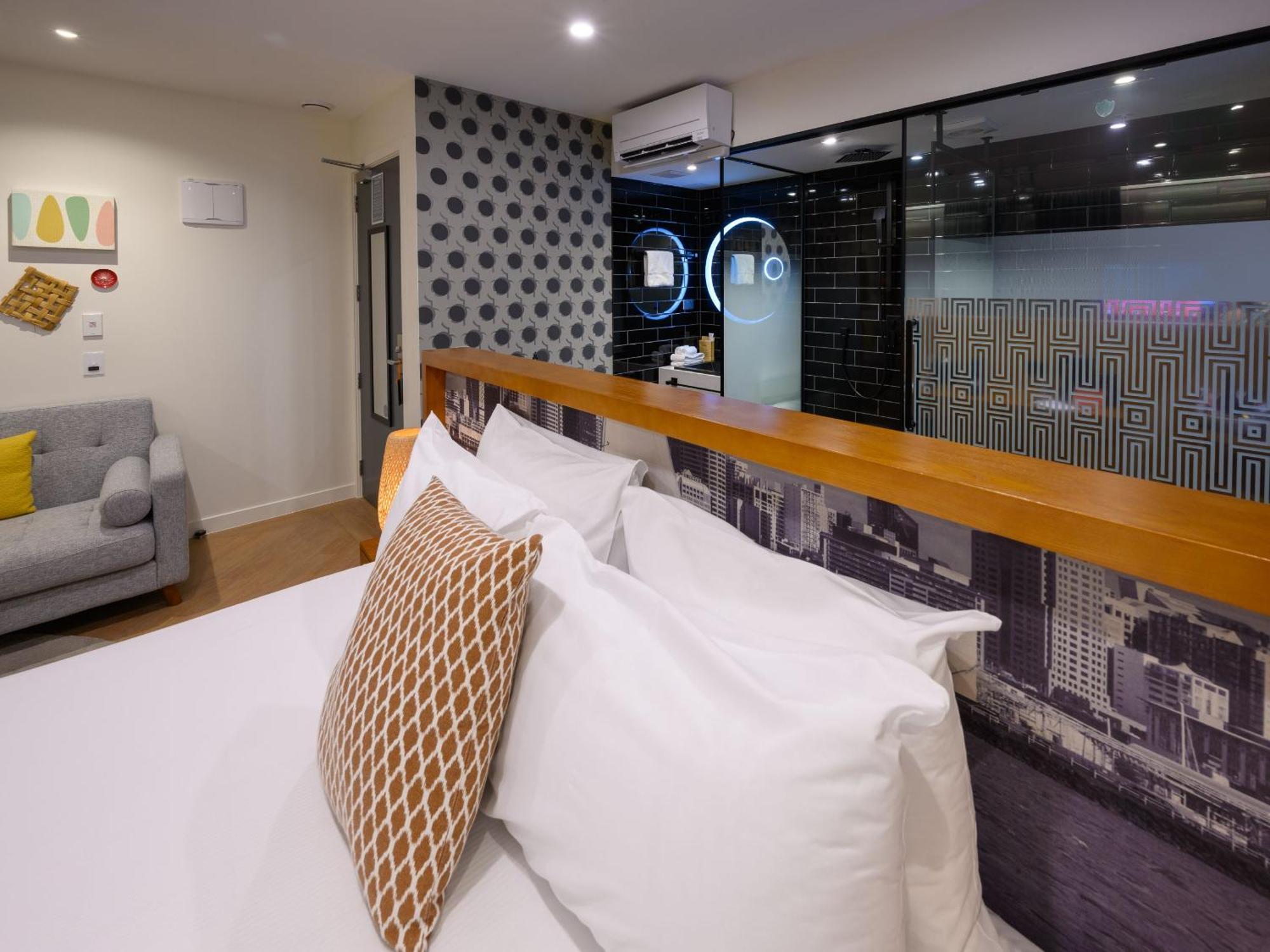 Hotel Ohtel Auckland Exteriér fotografie A room at the hotel