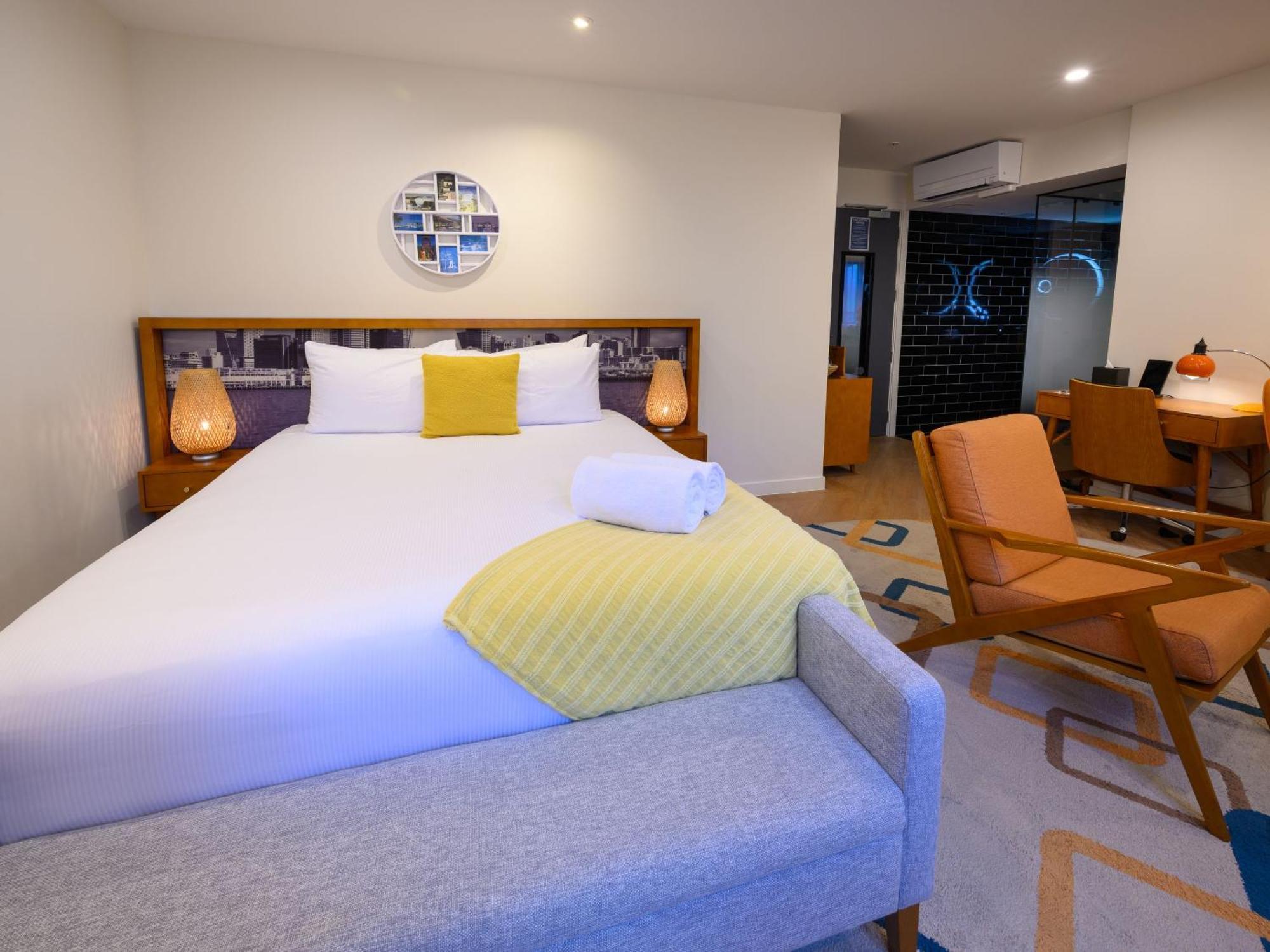 Hotel Ohtel Auckland Exteriér fotografie A room at the hotel