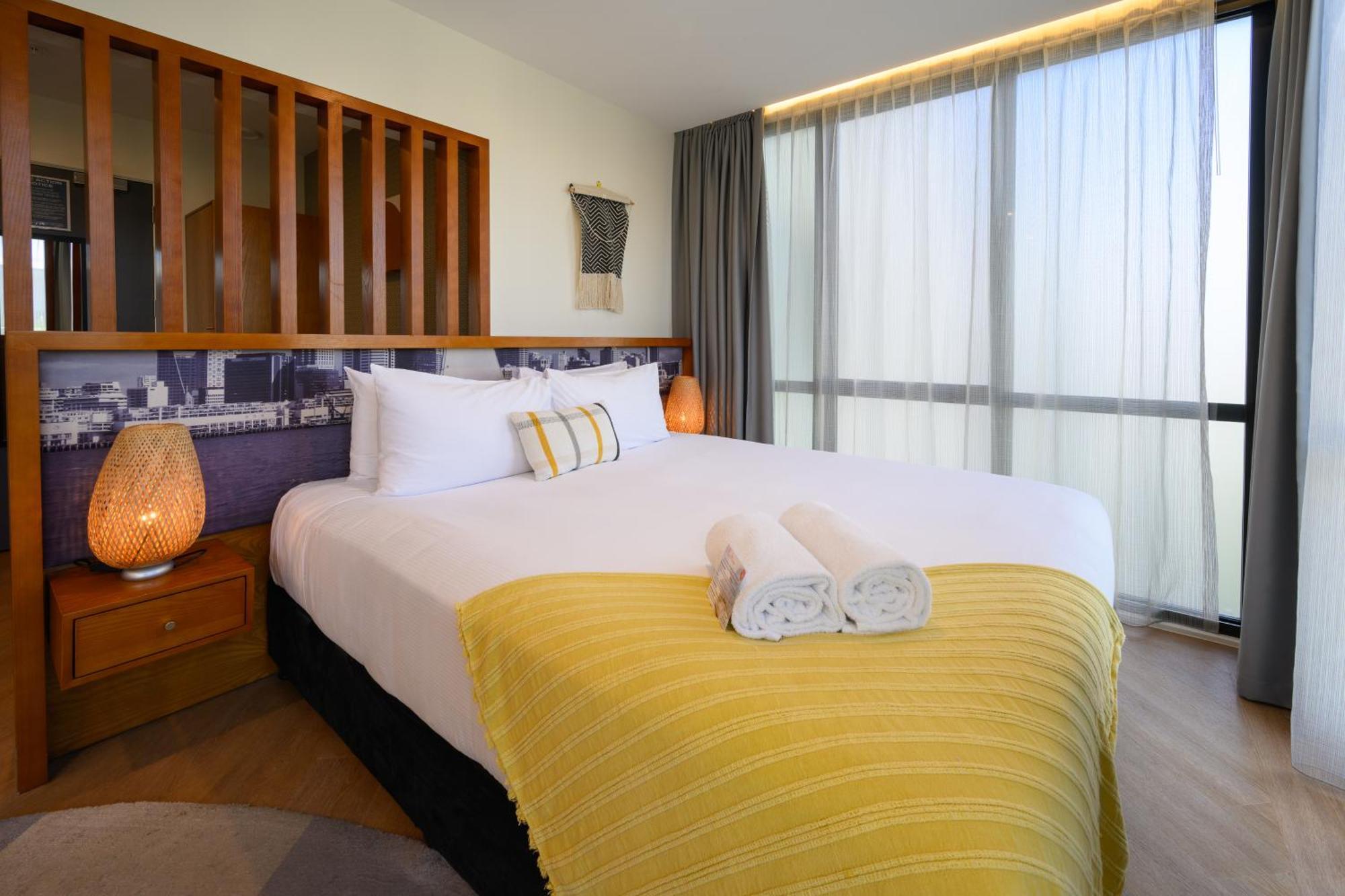 Hotel Ohtel Auckland Exteriér fotografie A bedroom at the hotel